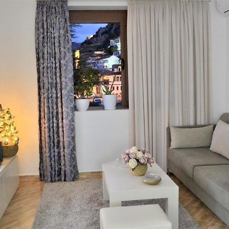 Aria Apartment Berat Buitenkant foto