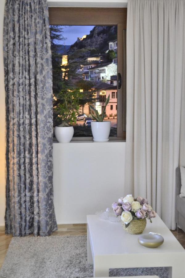 Aria Apartment Berat Buitenkant foto