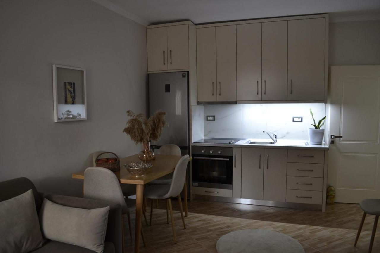 Aria Apartment Berat Buitenkant foto