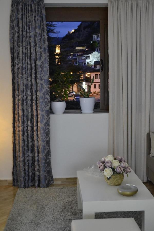Aria Apartment Berat Buitenkant foto