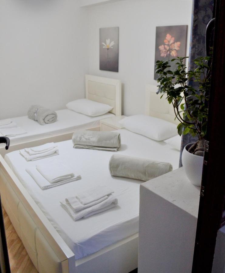 Aria Apartment Berat Buitenkant foto